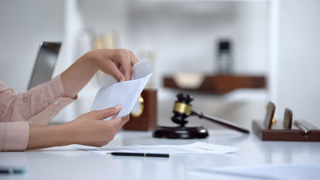 Properly Serving Legal Papers on Your HOA