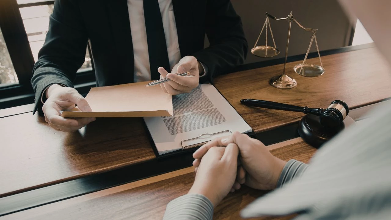 When to Hire an HOA Lawyer in California: Signs It&#39;s Time for Professional Help